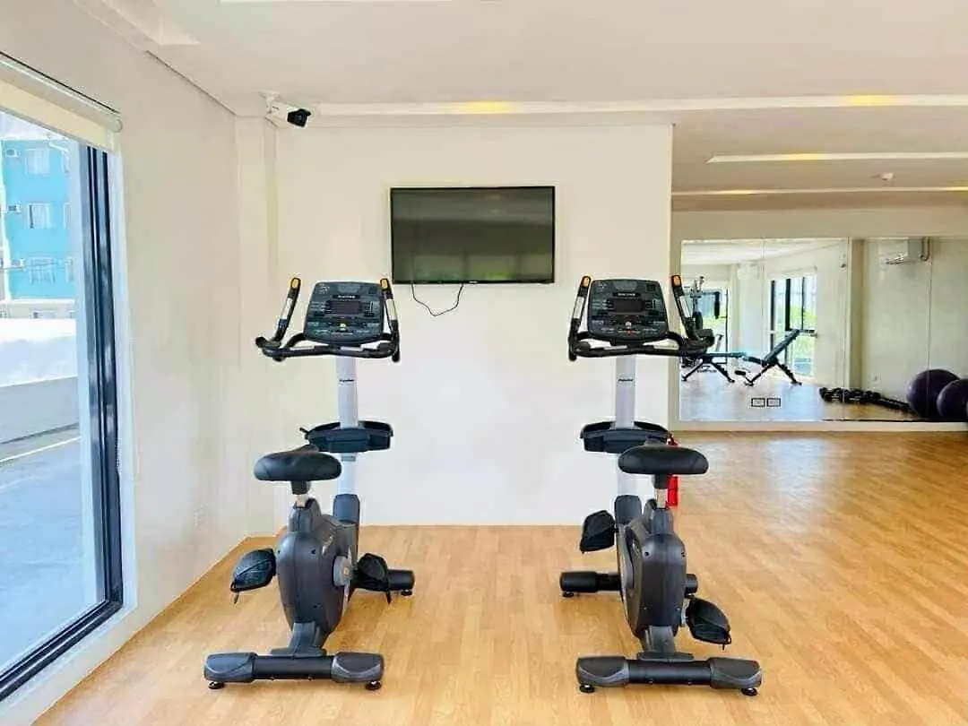 アパートホテル 2Br Condo With Free Pool Access And Wifi ダバオ　シティ