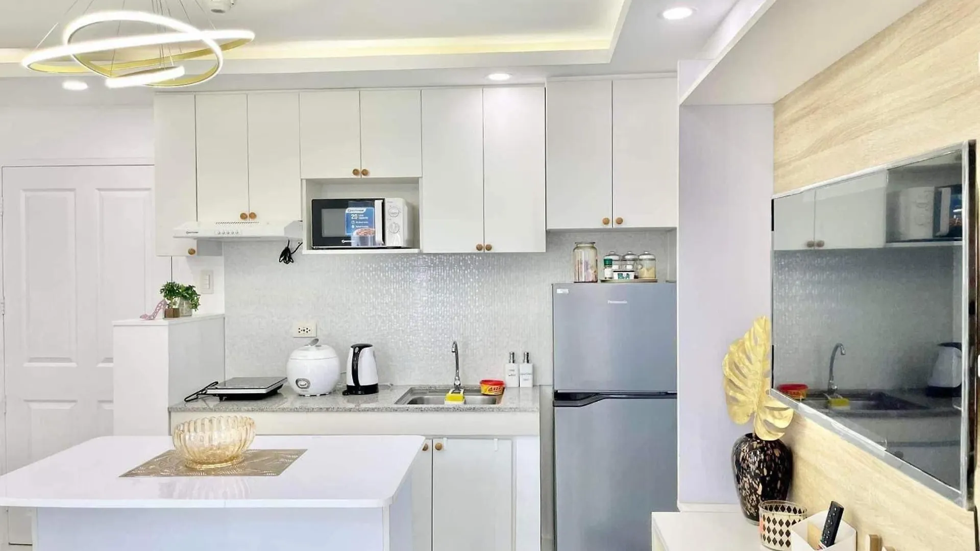 2Br Condo With Free Pool Access And Wifi ダバオ　シティ アパートホテル